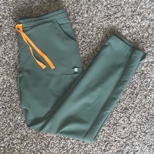 Figs Yola scrub bottoms: moss, medium